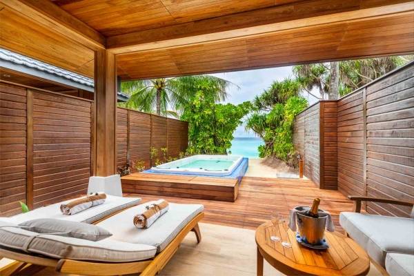 Beach Suite with Jacuzzi