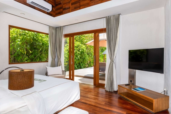 Deluxe Beach Residence with Lap Pool