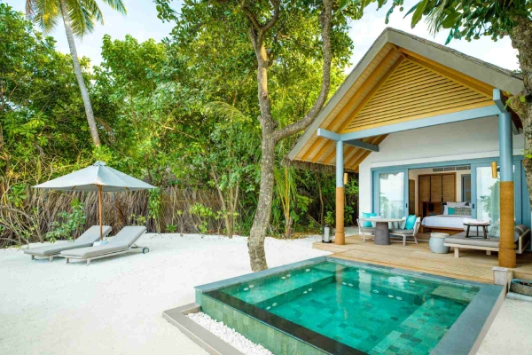 Three Bedroom Beach Pool Residence